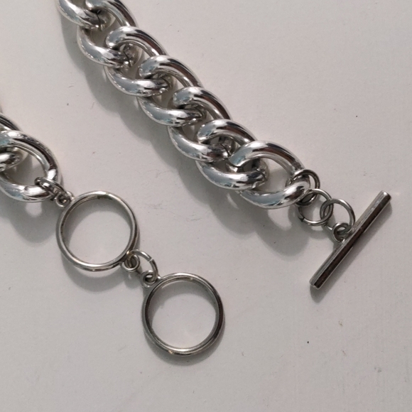 Beautiful Silver Tone Necklace with Toggle Clasp and Matching Drop Earrings - Picture 7 of 7